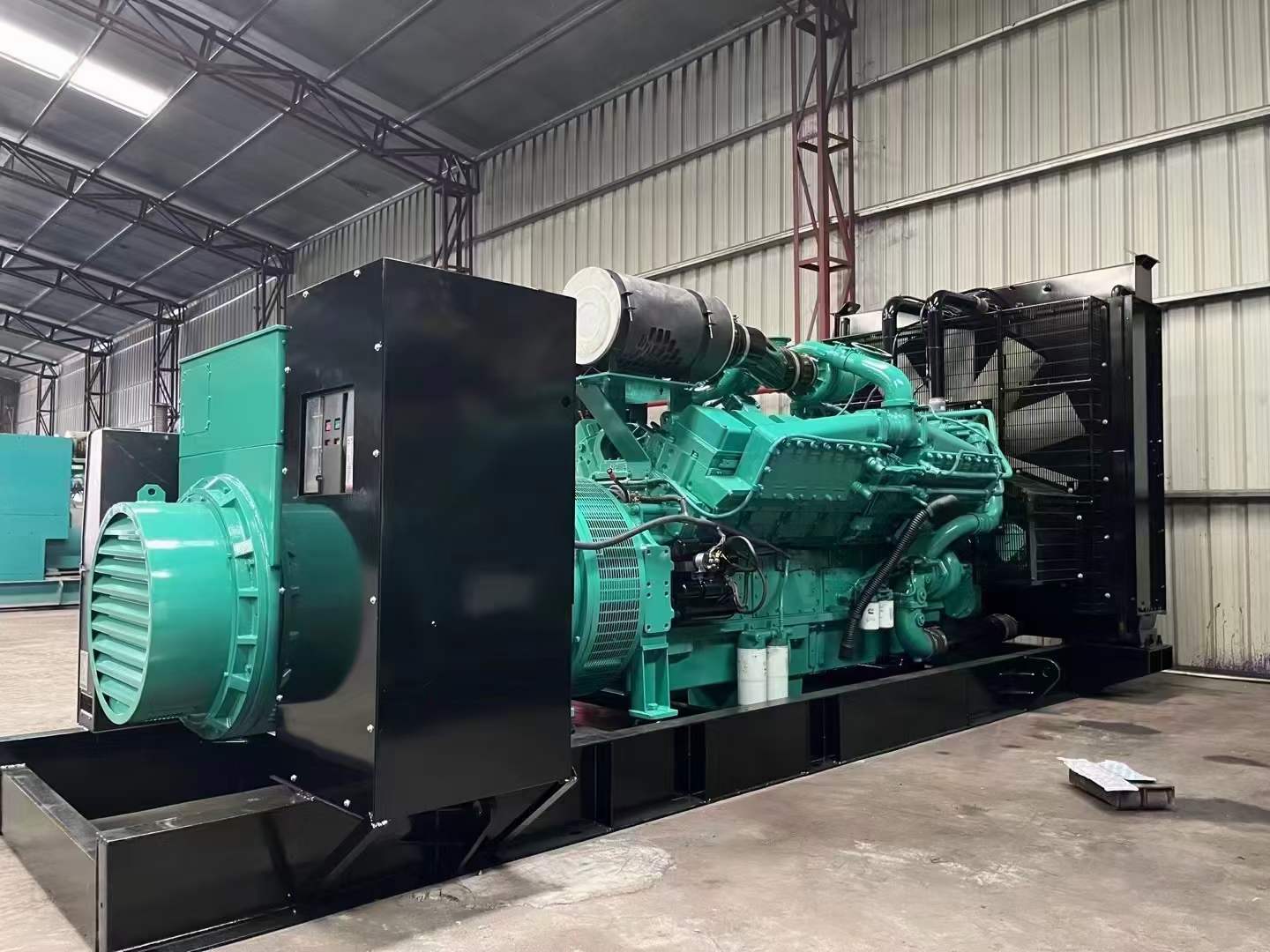 拉孜如何降低 800kW 柴油发电机输出电流的波动？